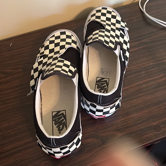 Vans - Picture 3 of 5